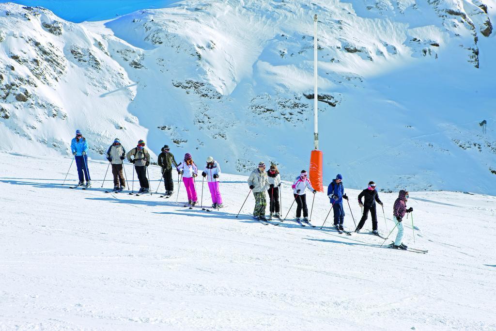 Hotel Club Mmv Les Bergers **** Alpe d'Huez ภายนอก รูปภาพ