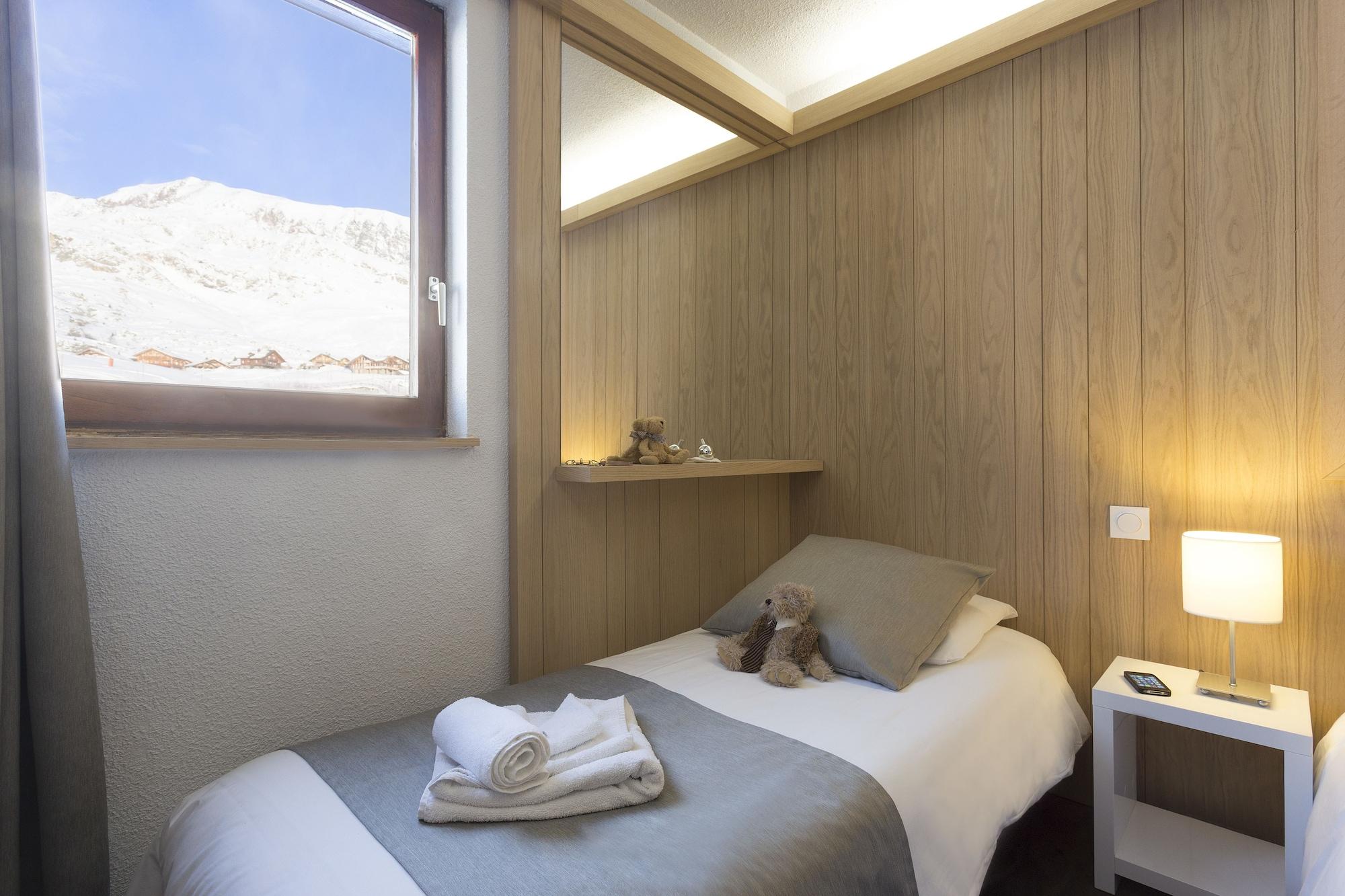 Hotel Club Mmv Les Bergers **** Alpe d'Huez ภายนอก รูปภาพ