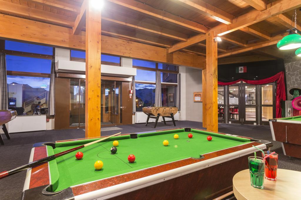 Hotel Club Mmv Les Bergers **** Alpe d'Huez ภายนอก รูปภาพ