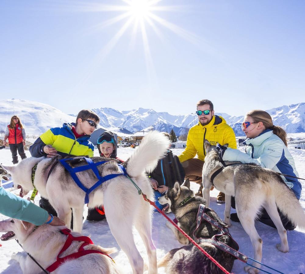 Hotel Club Mmv Les Bergers **** Alpe d'Huez ภายนอก รูปภาพ
